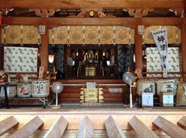 姉埼神社拝殿内