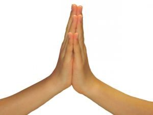 神社でなぜ２回拍手するのか知ってますか？