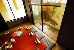 熱田神宮のお水取り後に足湯と料理を満喫する秘技